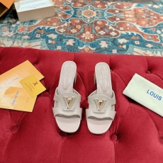 Louis Vuitton Slippers